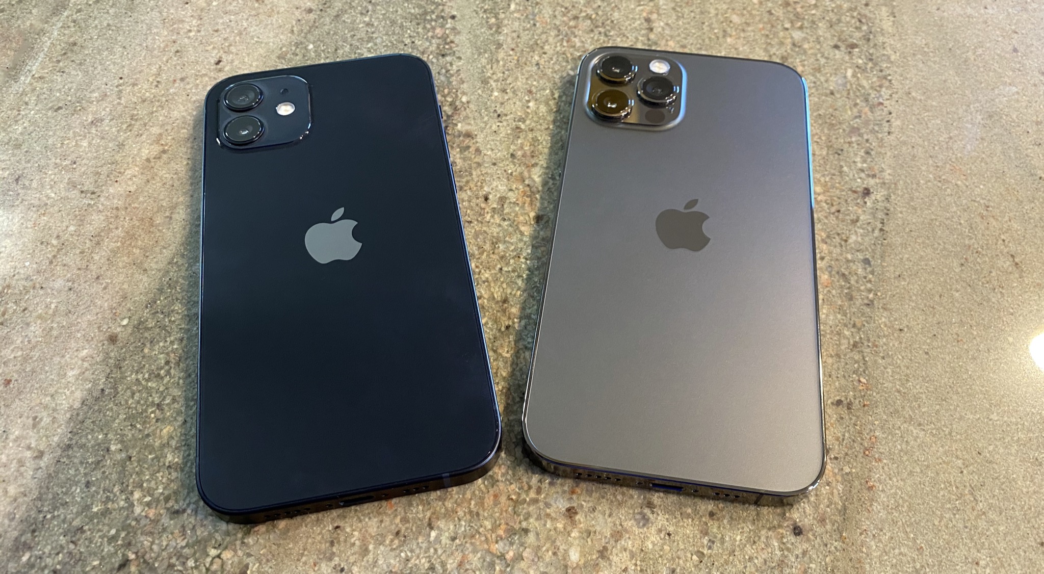 Iphone 12 Iphone 12 Pro Review Family Resemblance Six Colors